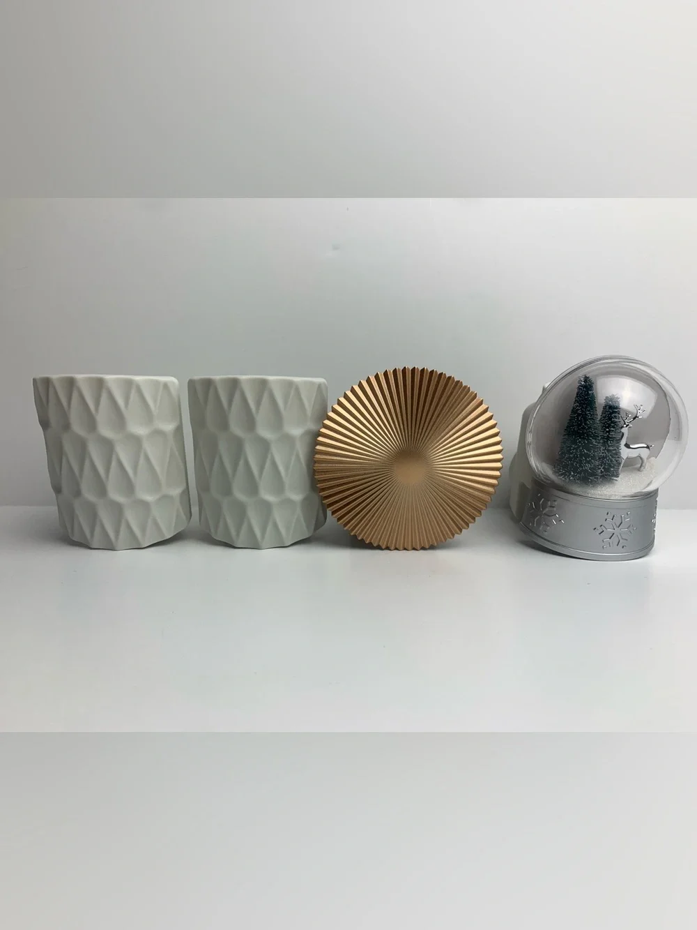 Yankee Candle Scent Plug Diffuser Warmer Plug In Lot Of 4 Christmas Globe Gold